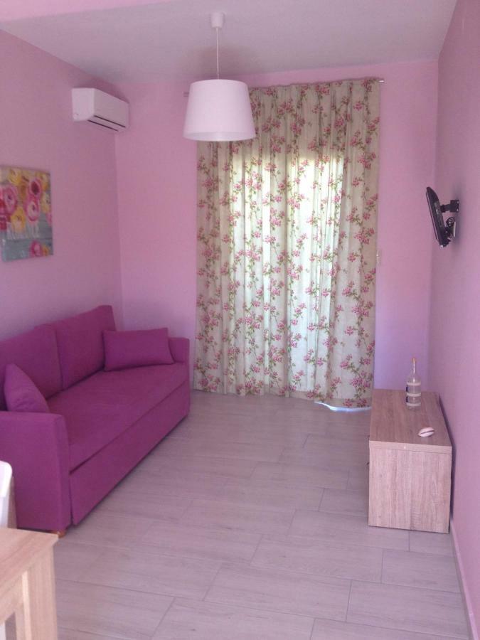 Erato1 Hotel Плакиас Екстериор снимка