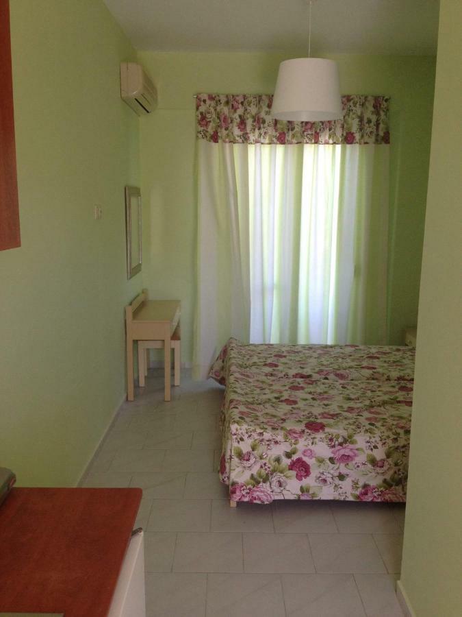 Erato1 Hotel Плакиас Екстериор снимка