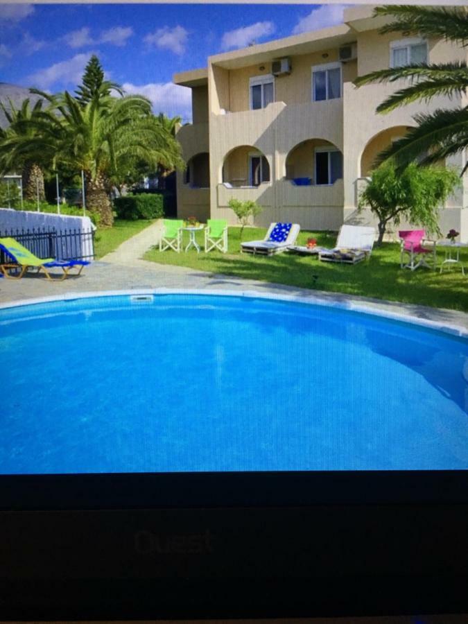 Erato1 Hotel Плакиас Екстериор снимка